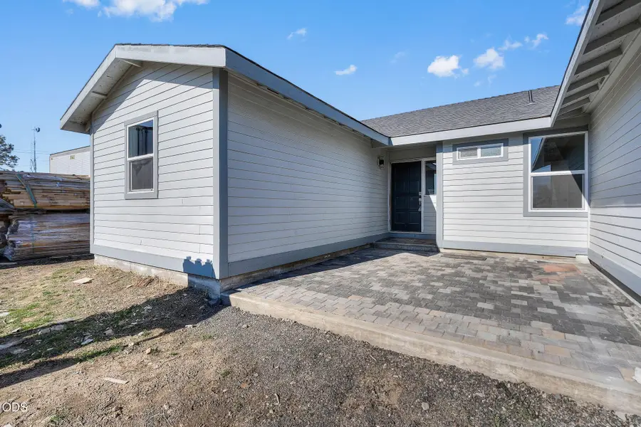 130 NW Cleveland, Madras, OR 97741 - #3