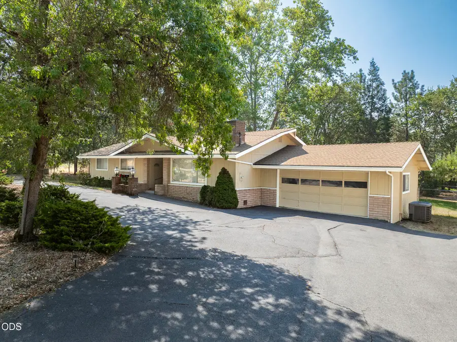 301 Lloyd Drive, Grants Pass, OR 97526 - #2