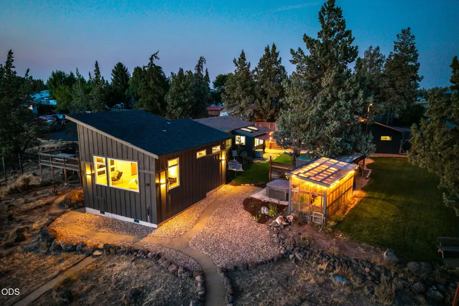 3940 NW Redwood Lane, Redmond, OR 97756 - #3