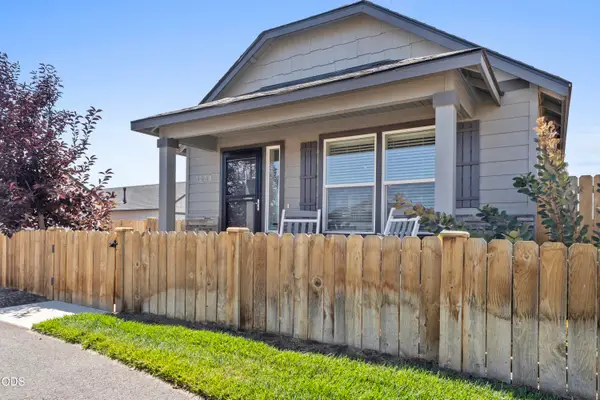 3230 NW 9th Street, Redmond, OR 97756