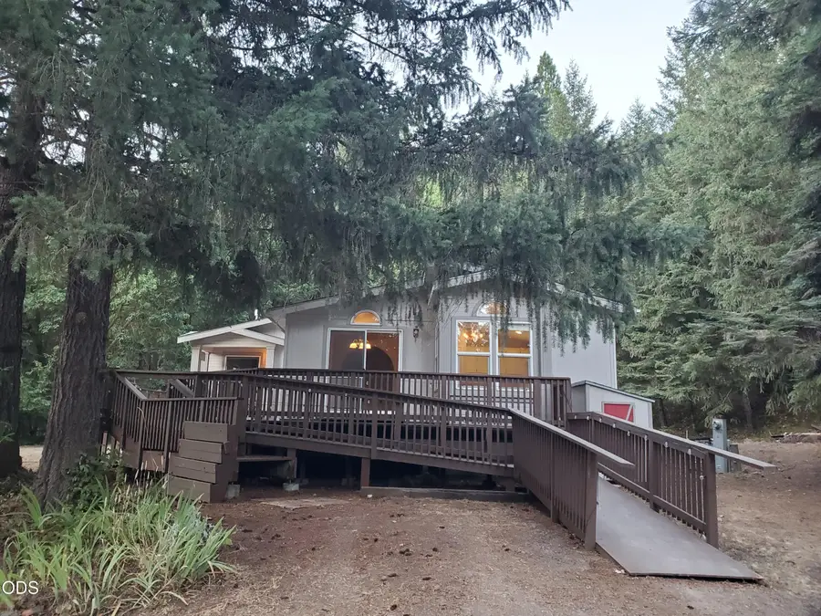 862 Autumn Lane, Glendale, OR 97442 - #2