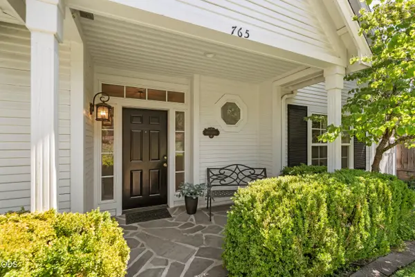 765 Laurel Lane, Jacksonville, OR 97530
