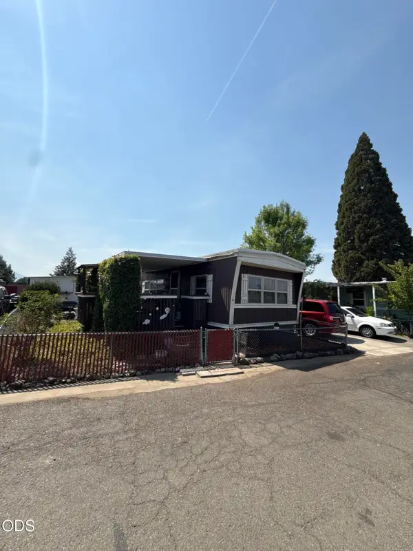 3777 Falcon Street #SPC 10, White City, OR 97503