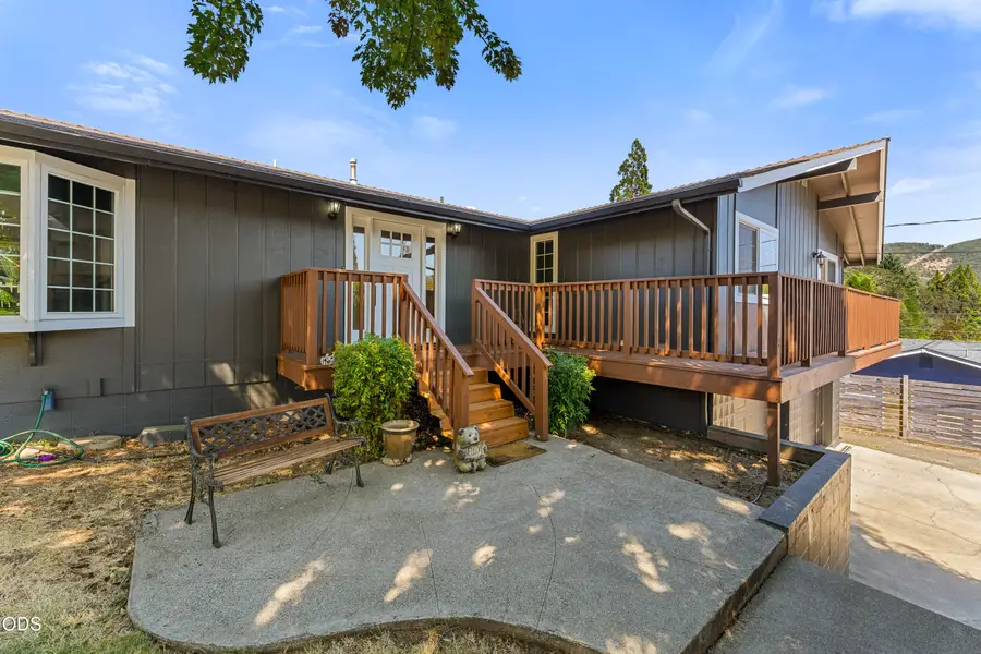 712 NW Savage Street, Grants Pass, OR 97526 - #3