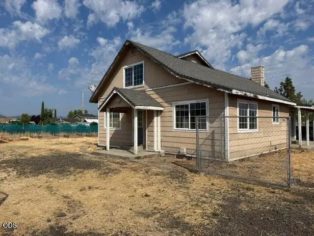 7465 Table Rock Terrace, Central Point, OR 97502 - #3