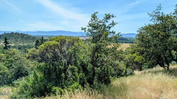 814 Mesa Drive, Eagle Point, OR 97524