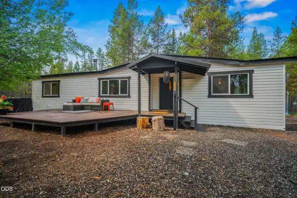 54761 Pinewood Avenue, Bend, OR 97707