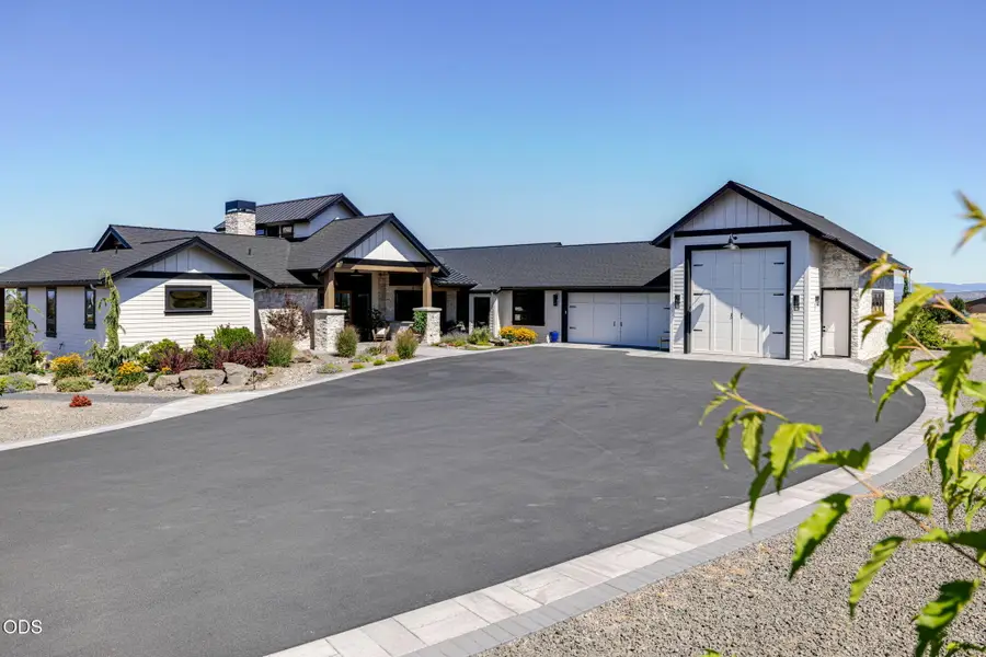 7521 SW Mill Iron Circle, Powell Butte, OR 97753 - #3