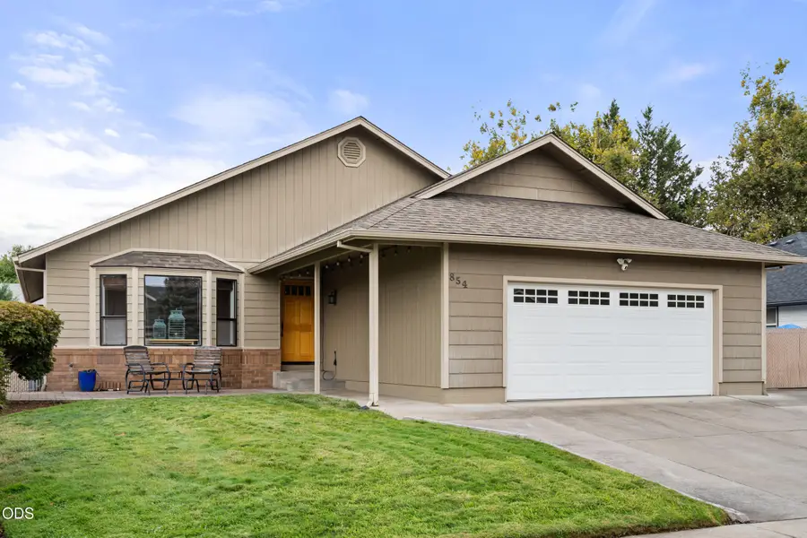 854 Delsie Drive, Grants Pass, OR 97527 - #2