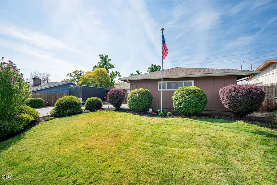 1872 Hybiscus Street, Medford, OR 97504 - #2