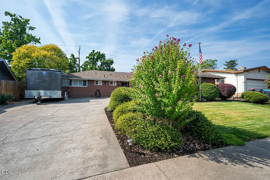 1872 Hybiscus Street, Medford, OR 97504 - #3