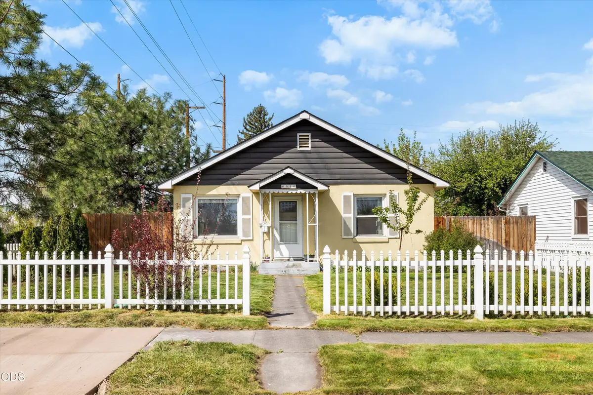 655 SW 12th Street, Redmond, OR 97756 - #1