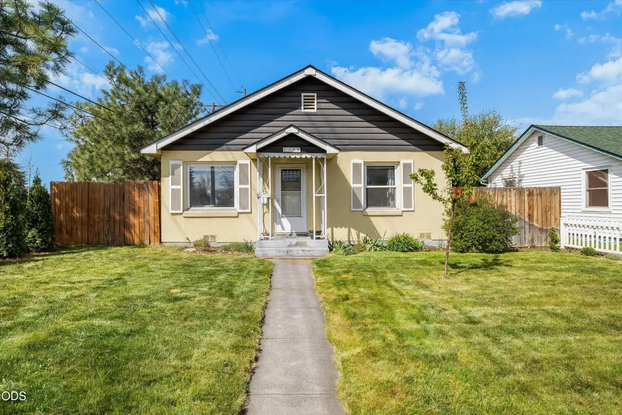 655 SW 12th Street, Redmond, OR 97756 - #2