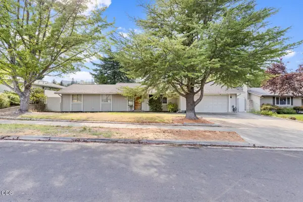 1000 La Loma Drive, Medford, OR 97504