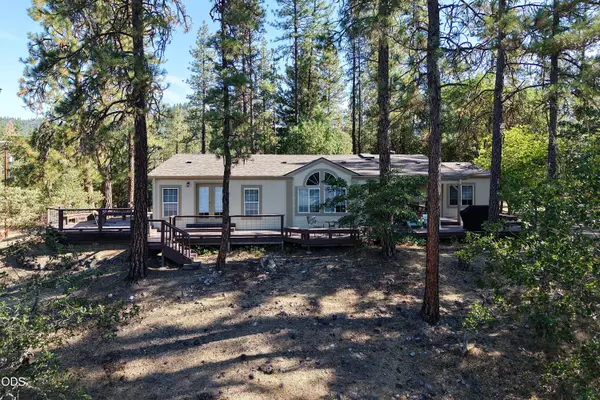 2579 Old Ferry Road, Shady Cove, OR 97539
