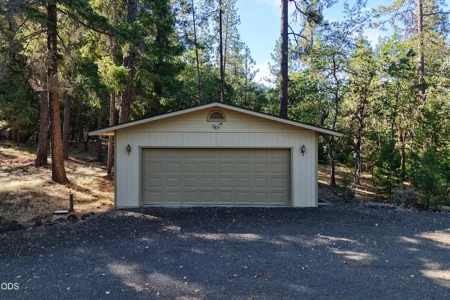 2579 Old Ferry Road, Shady Cove, OR 97539 - #3