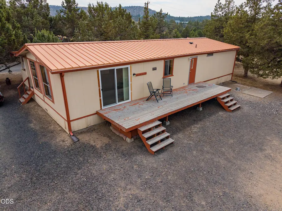 1643 SE Akins Drive, Prineville, OR 97754 - #2