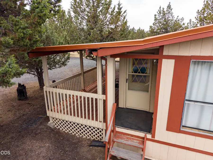 1643 SE Akins Drive, Prineville, OR 97754 - #3