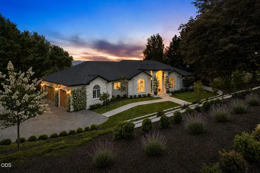 1553 Devonshire Place, Medford, OR 97504 - #2