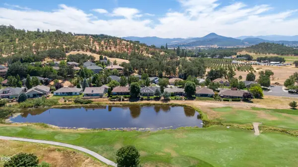 Robert Trent Jones Boulevard #3, Eagle Point, OR 97524