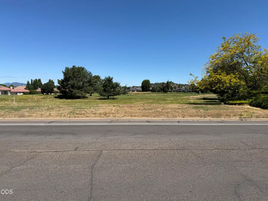 Robert Trent Jones Boulevard #3, Eagle Point, OR 97524 - #3