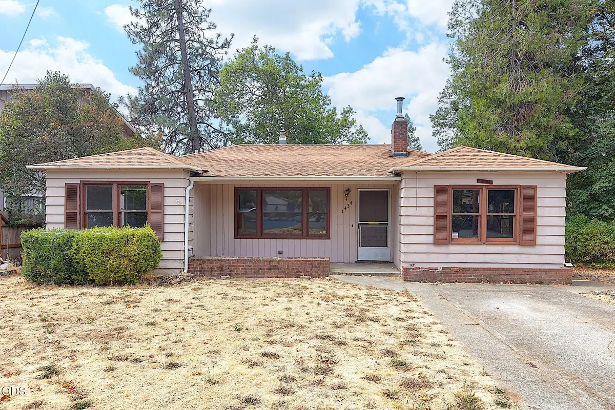 1434 NW Hawthorne Avenue, Grants Pass, OR 97526 - #1