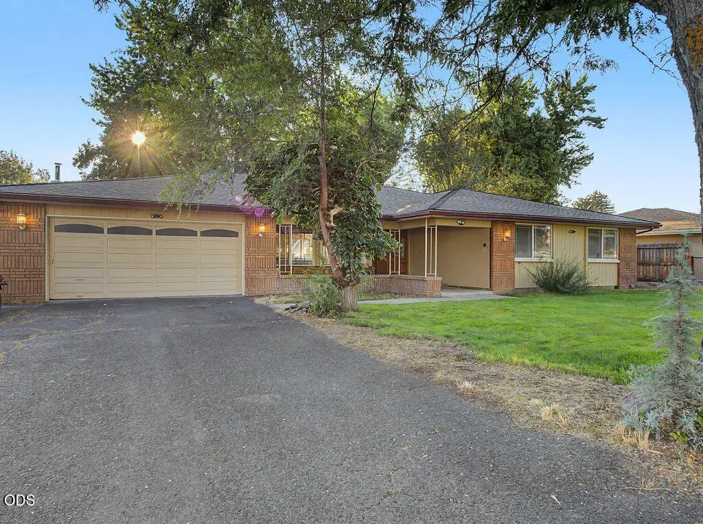3826 La Marada Way, Klamath Falls, OR 97603 - #1