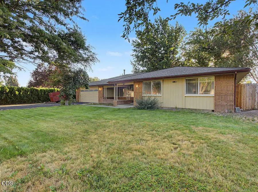 3826 La Marada Way, Klamath Falls, OR 97603 - #2