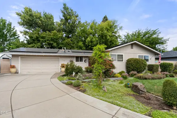 95 Donna Way, Central Point, OR 97502