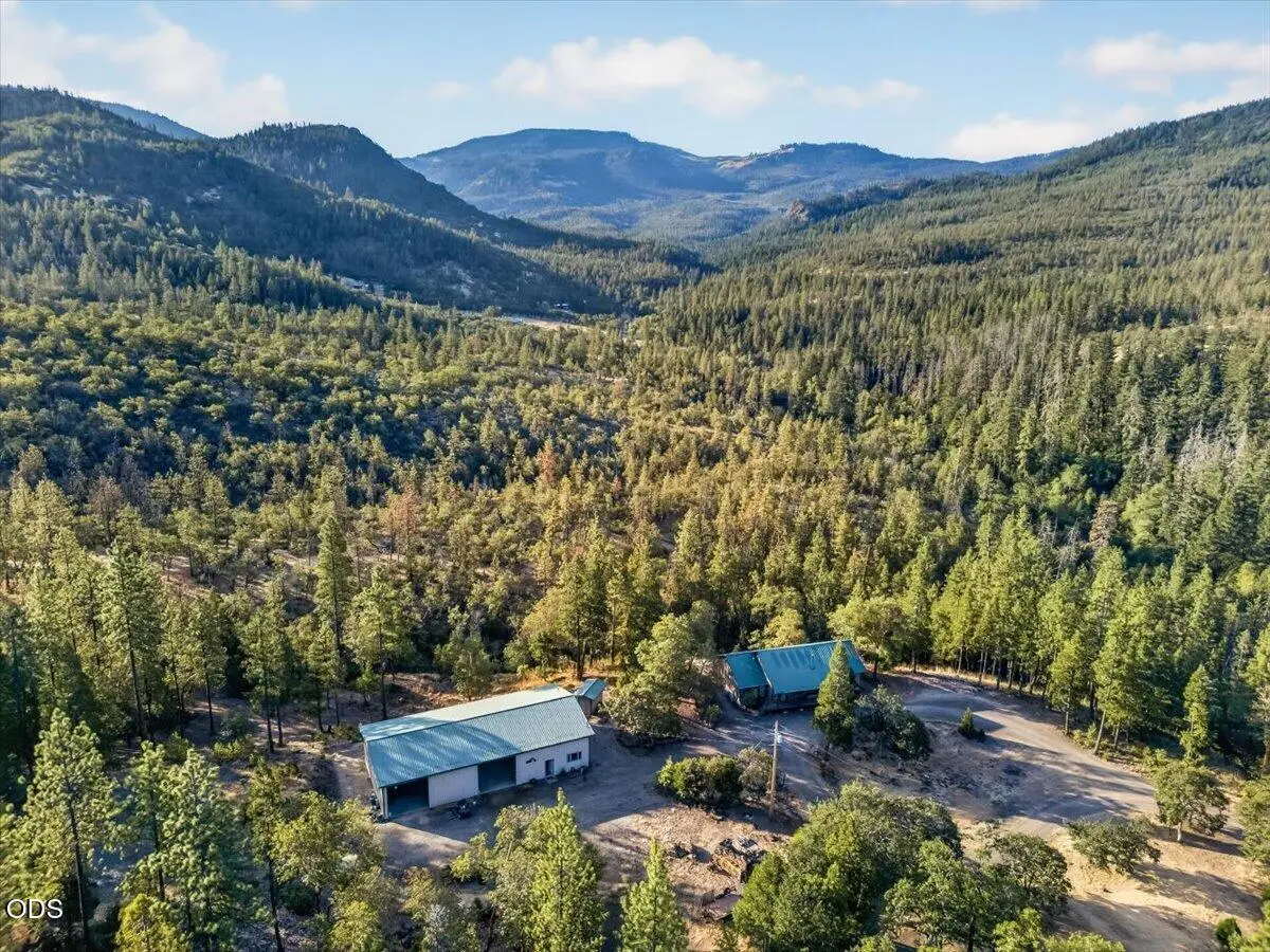 10001 E Antelope Road, Eagle Point, OR 97524 - #1