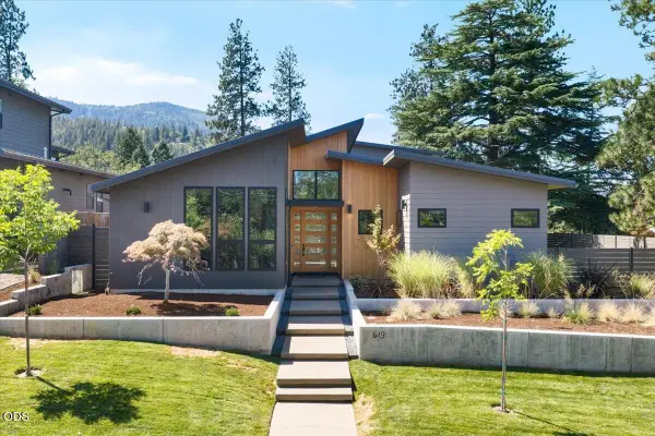 619 Elkader Street, Ashland, OR 97520