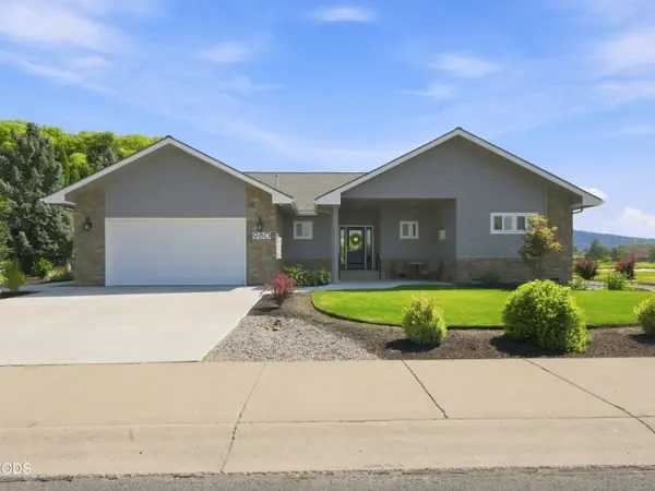 980 Harbor Isle Boulevard, Klamath Falls, OR 97601
