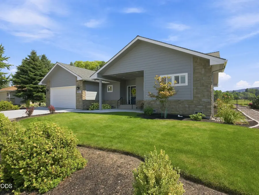 980 Harbor Isle Boulevard, Klamath Falls, OR 97601 - #3