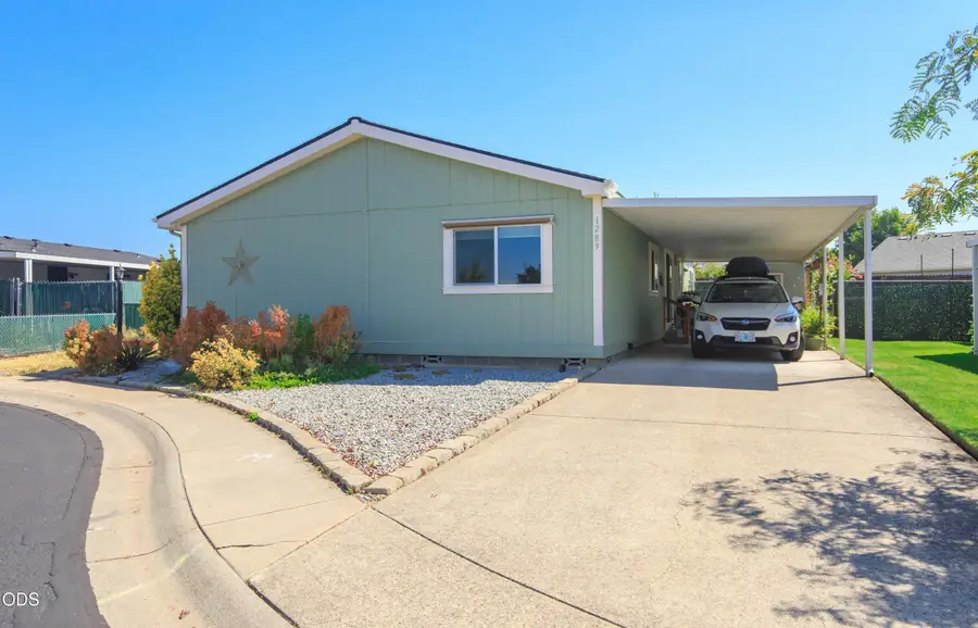 1289 Nadia Way, Central Point, OR 97502 - #2
