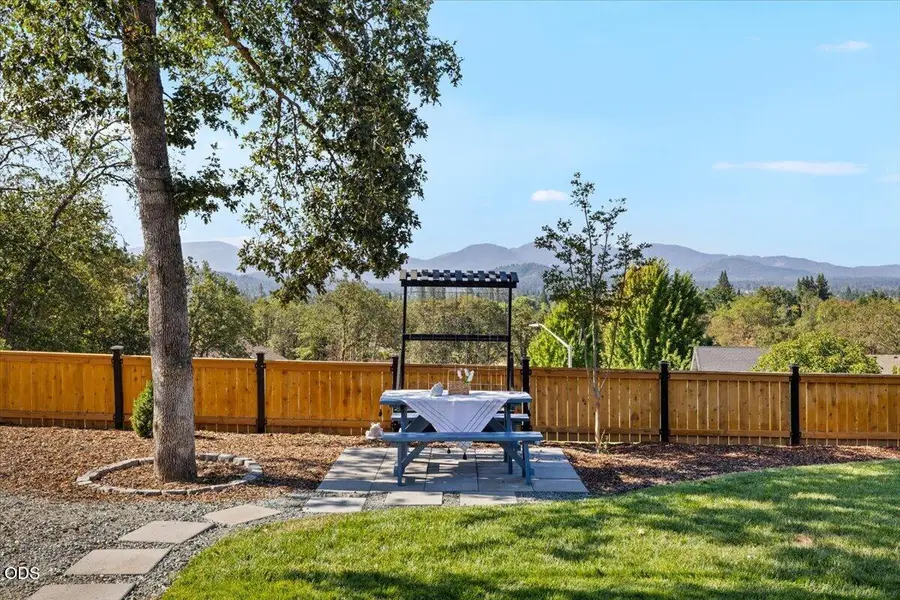 236 NW Canyon View Drive, Grants Pass, OR 97526 - #3