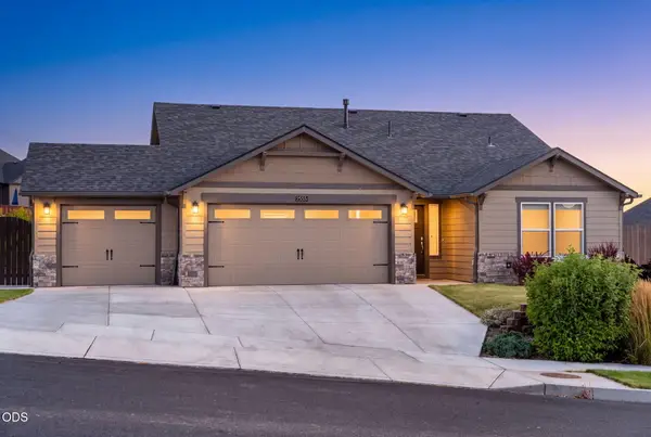 2555 SW 43rd Place, Redmond, OR 97756