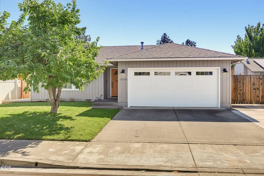 2558 Alma Drive, Medford, OR 97504 - #2