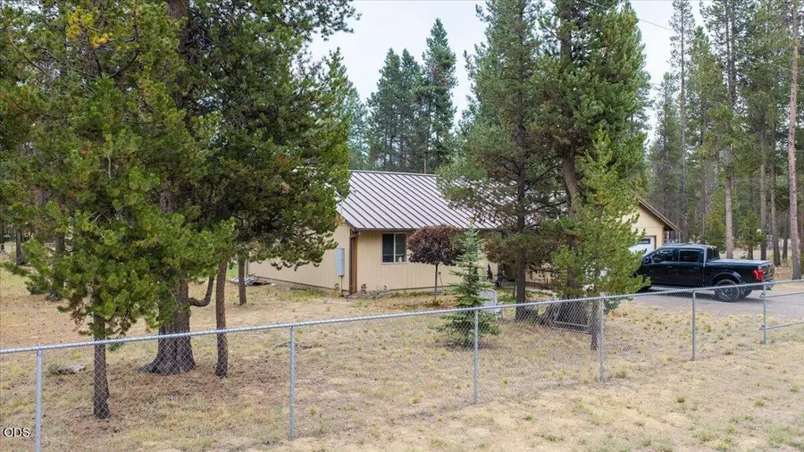 54690 Pinewood Avenue, Bend, OR 97707 - #2