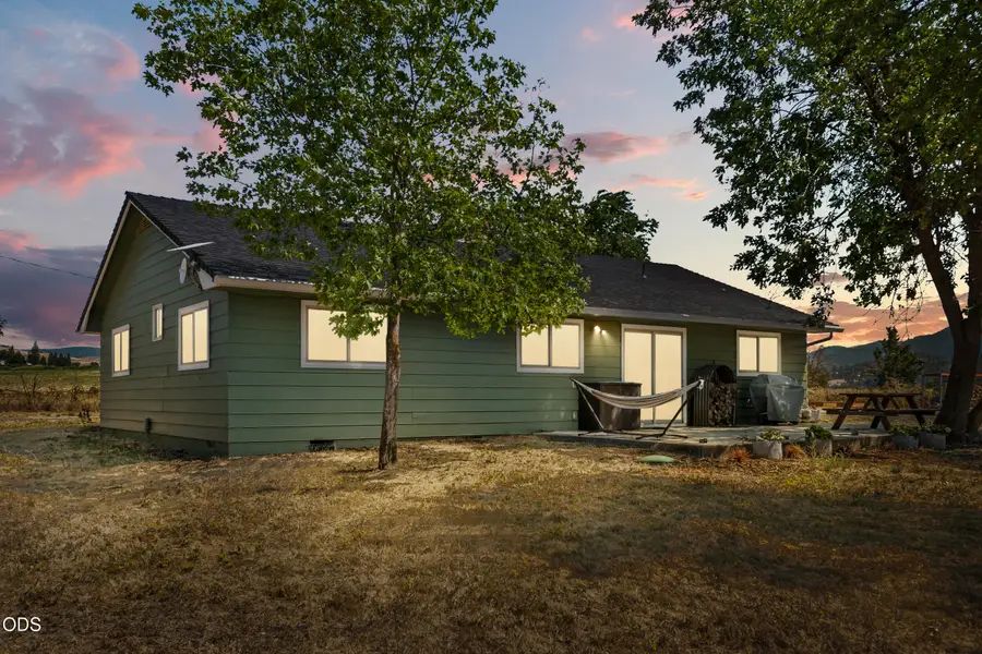 728 W Valley View, Ashland, OR 97520 - #2