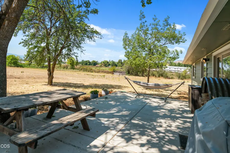 728 W Valley View, Ashland, OR 97520 - #3