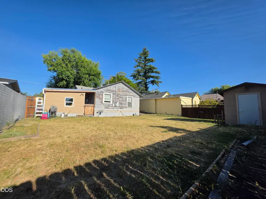1518 Pleasant Avenue, Klamath Falls, OR 97601 - #3