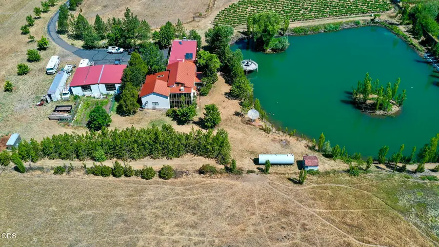 3311 Tresham Lane, Central Point, OR 97502 - #2