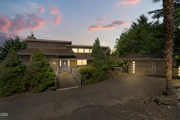1459 Highcrest Drive, Medford, OR 97504