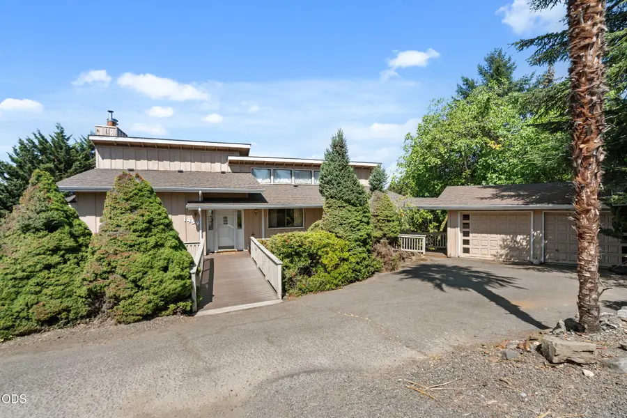 1459 Highcrest Drive, Medford, OR 97504 - #2