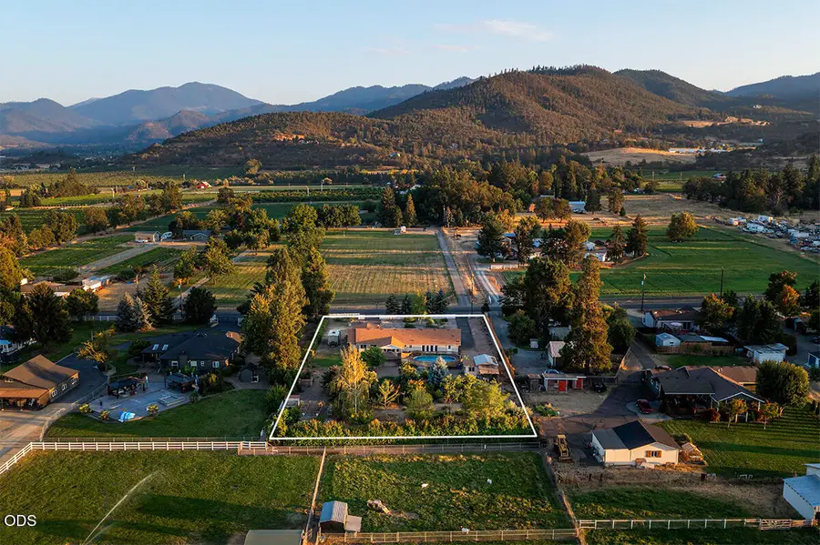 1850 Camp Baker Road, Medford, OR 97501 - #2