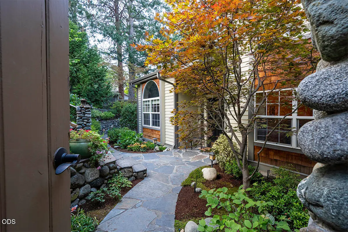 1071 Wildwood Way, Ashland, OR 97520 - #1
