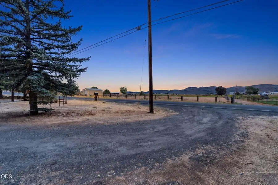 2717 Old Midland Road, Klamath Falls, OR 97603 - #2