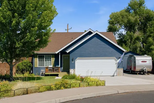 3242 NE Woodbury Court, Bend, OR 97701