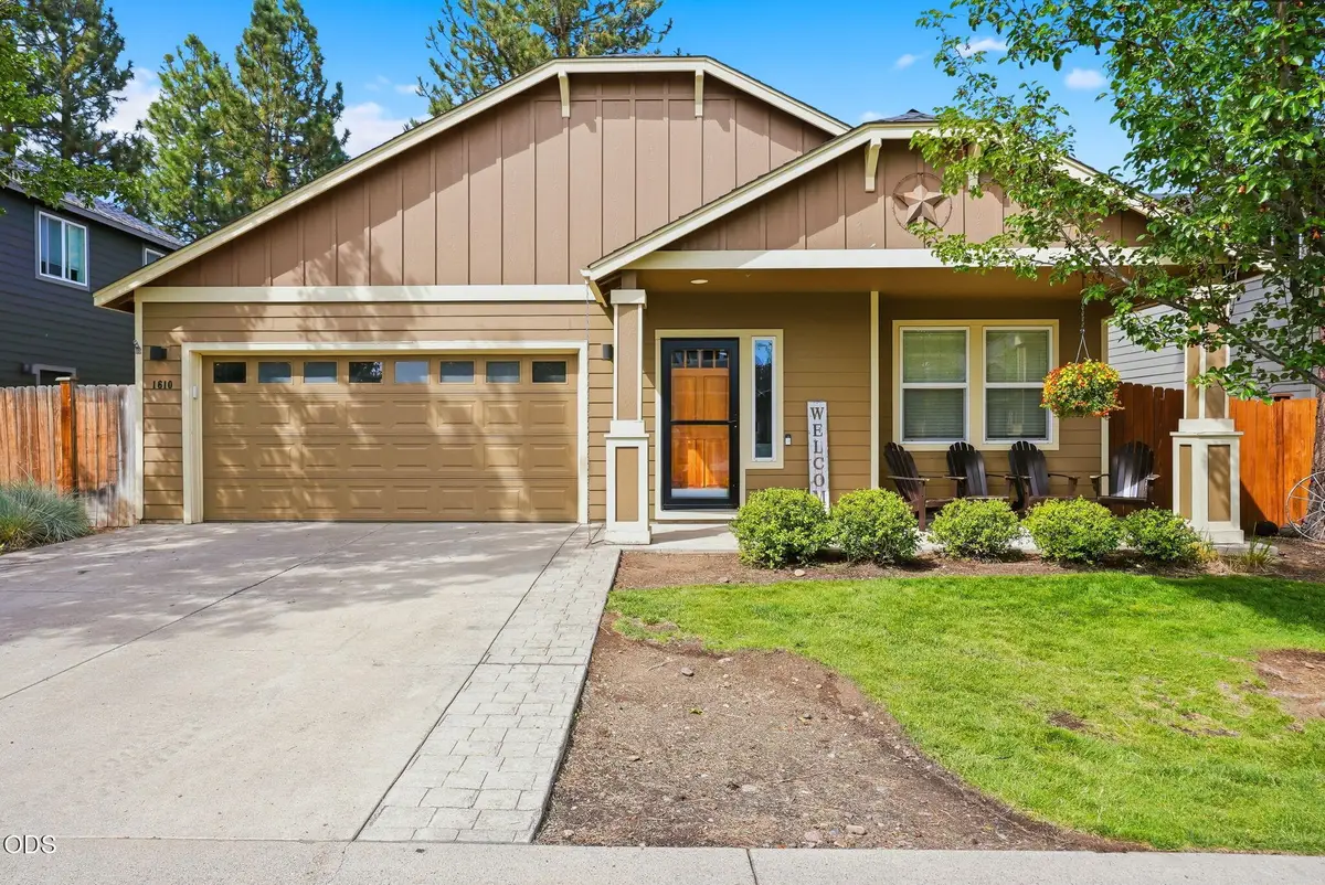 1610 W Carson Avenue, Sisters, OR 97759 - #1