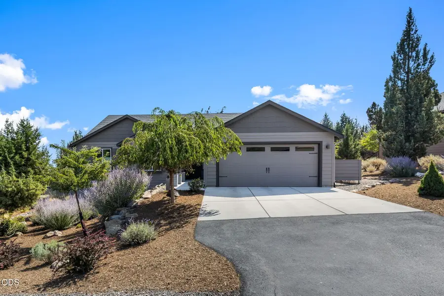 222 Highland Meadow Loop, Redmond, OR 97756 - #2